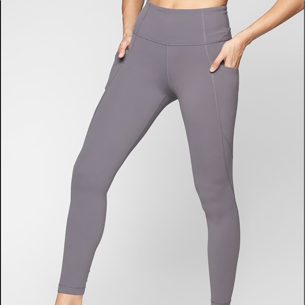 🏹 Athleta Salutation Stash Pocket Tight 🏹